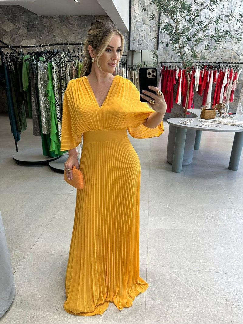 Vestido Amélie Plissé – Sofisticação em Movimento com Decote que Encanta