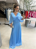 Vestido Amélie Plissé – Sofisticação em Movimento com Decote que Encanta