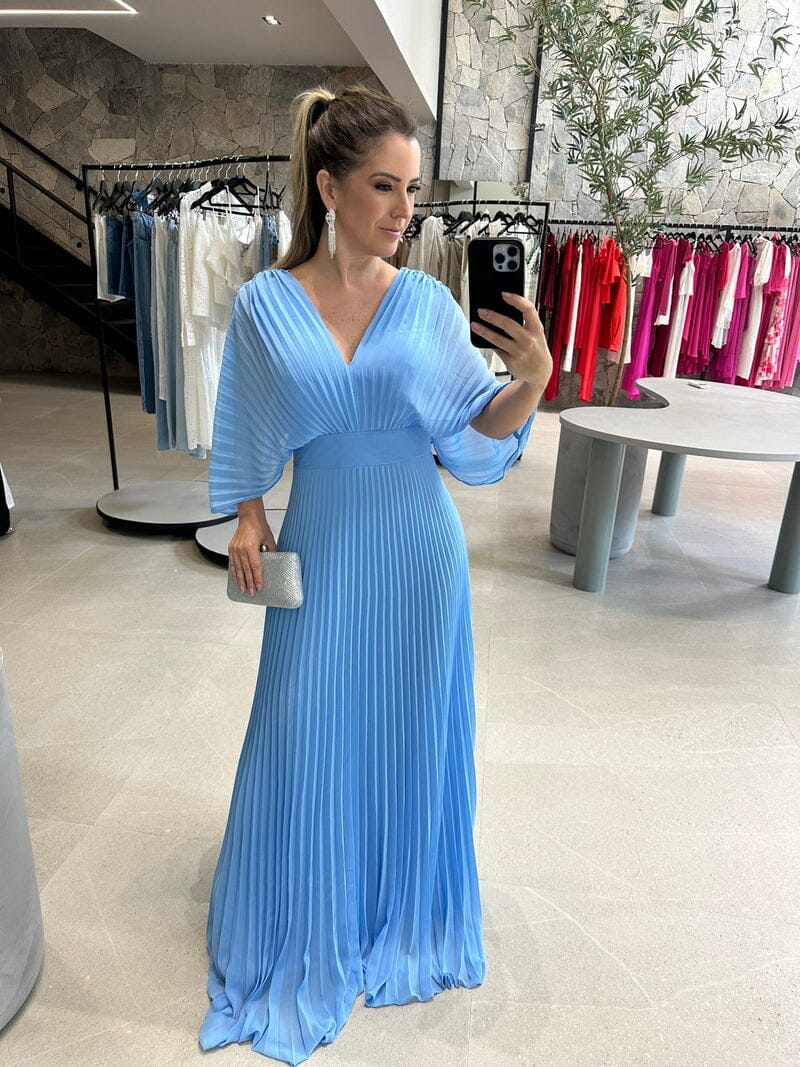 Vestido Amélie Plissé – Sofisticação em Movimento com Decote que Encanta